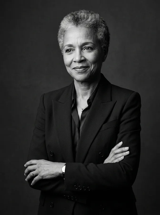 Dra. Alejandra de la Vega, socia directora en su retrato corporativo